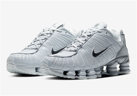 what replaced nike shox